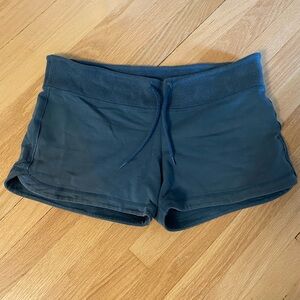 Lululemon shorts size 4
